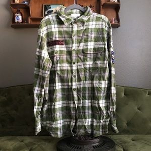 Men’s plaid flannel button down shirt